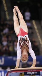 Ariella Kaeslin (SUI) am Sprung